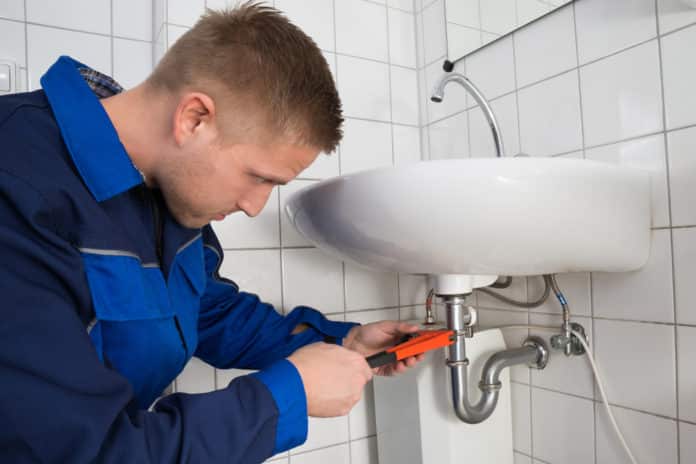 Un plombier professionnel pour rénover votre salle d'eau